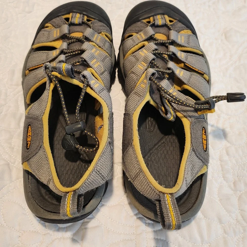 Keen Newport H2 Sandals Men's Size 7 Gray Closed Toe Outdoor Hiking Water Shoes‎